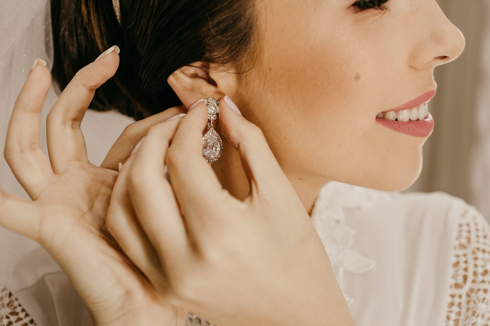 Best Earring Jewelry Brands for Women 2022